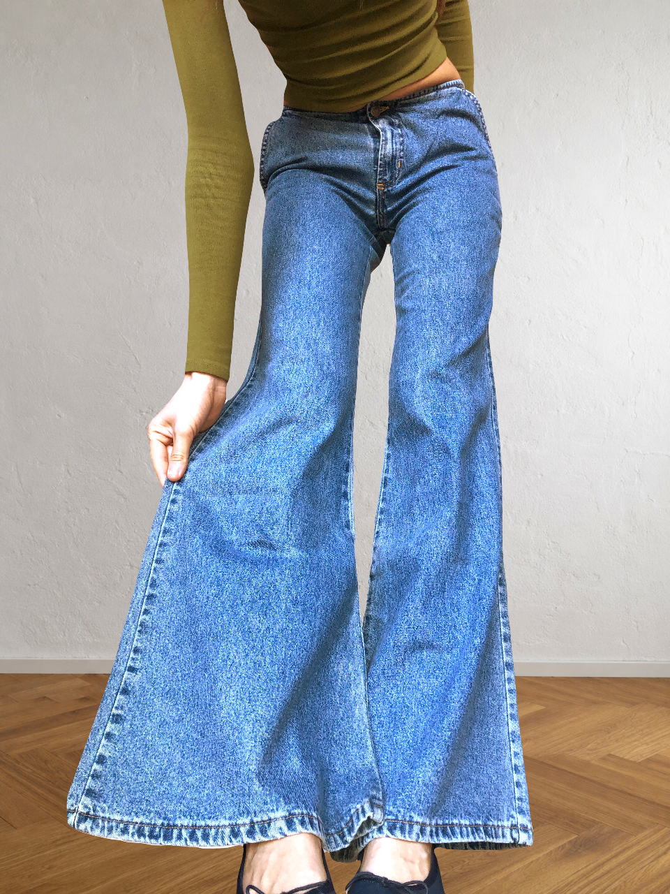 2000s low-rise bell-bottom jeans