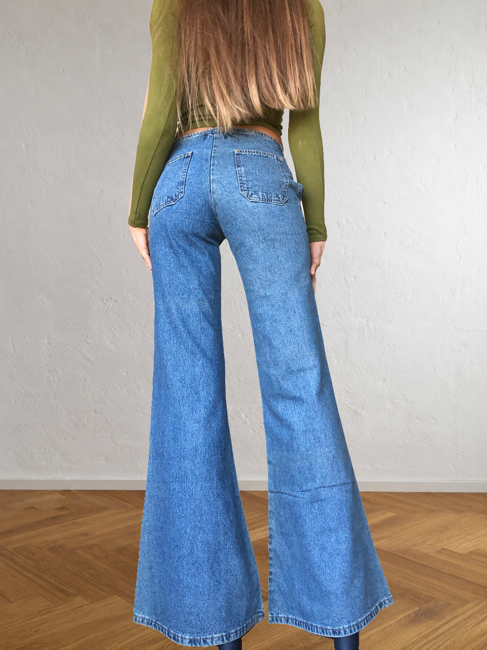 2000s low-rise bell-bottom jeans
