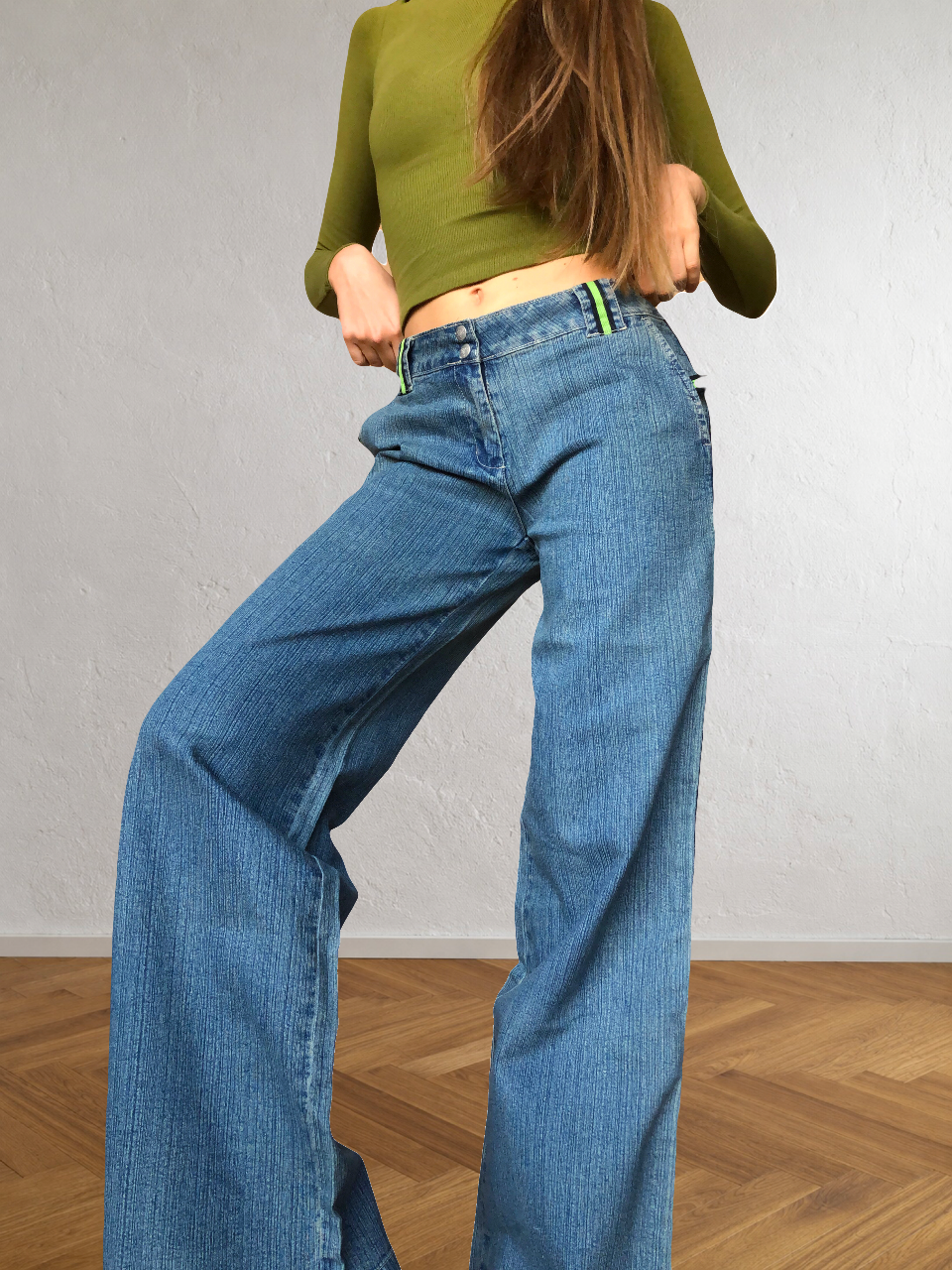 Jeans anni 2000 a palazzo con bande laterali verdi