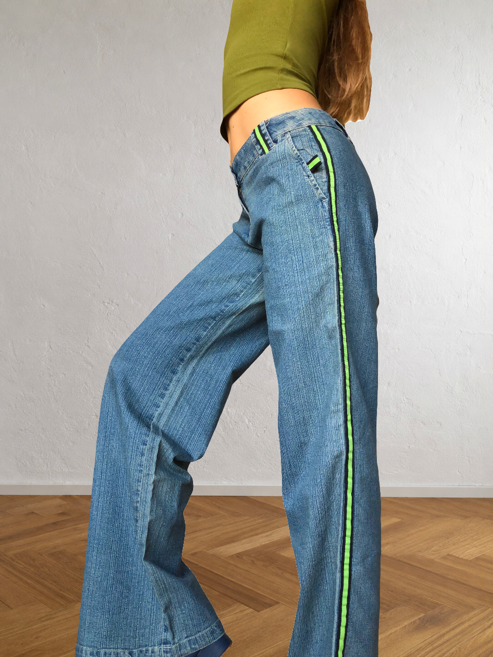 Jeans anni 2000 a palazzo con bande laterali verdi