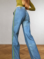 Jeans anni 2000 a palazzo con bande laterali verdi