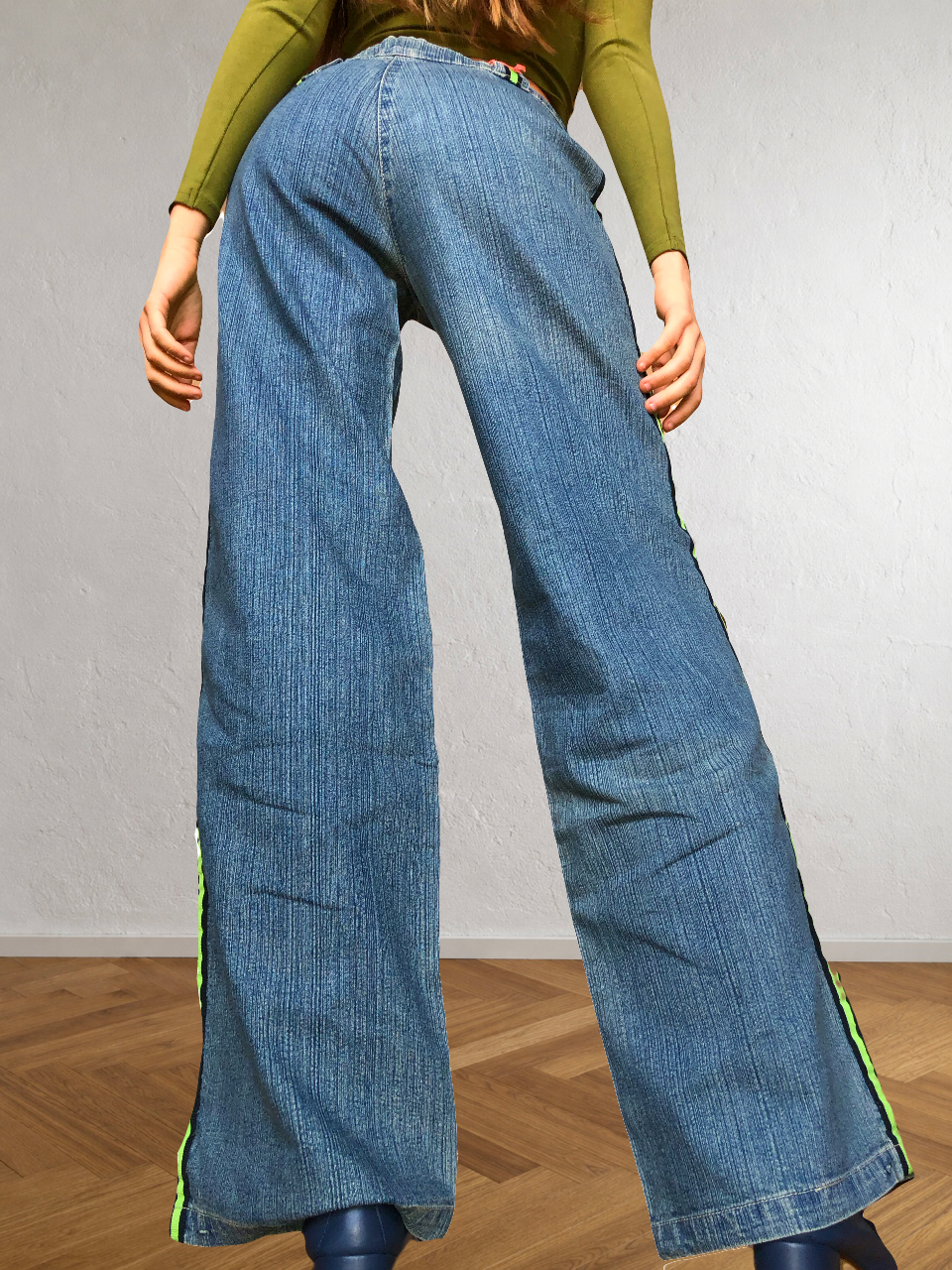 Jeans anni 2000 a palazzo con bande laterali verdi