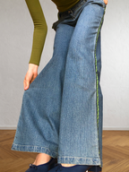 Jeans anni 2000 a palazzo con bande laterali verdi