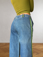Jeans anni 2000 a palazzo con bande laterali verdi